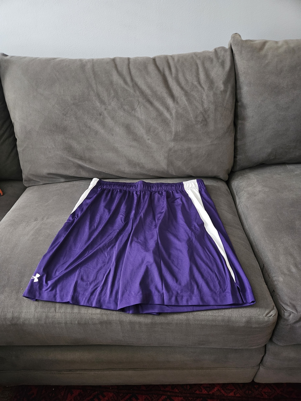Under Armour Mens Xlarge NWT Purple Athletic Shorts with White Panels